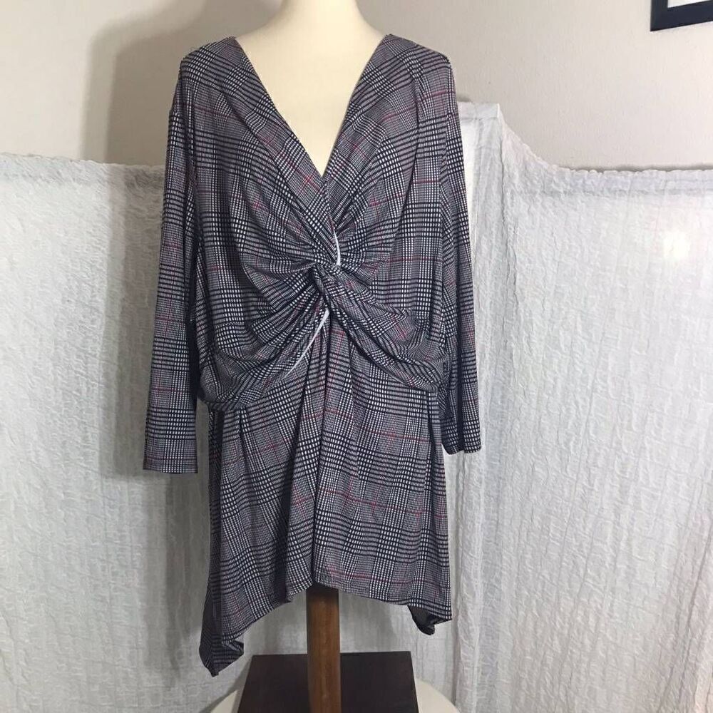 Avenue Plaid Twisted V-Neck Top Size 30/32